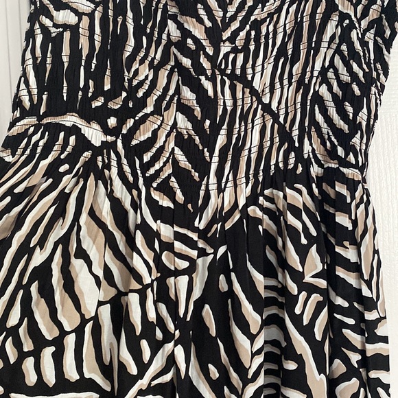 Calvin Klein black and white patterned Maxi dress - Picture 3 of 8